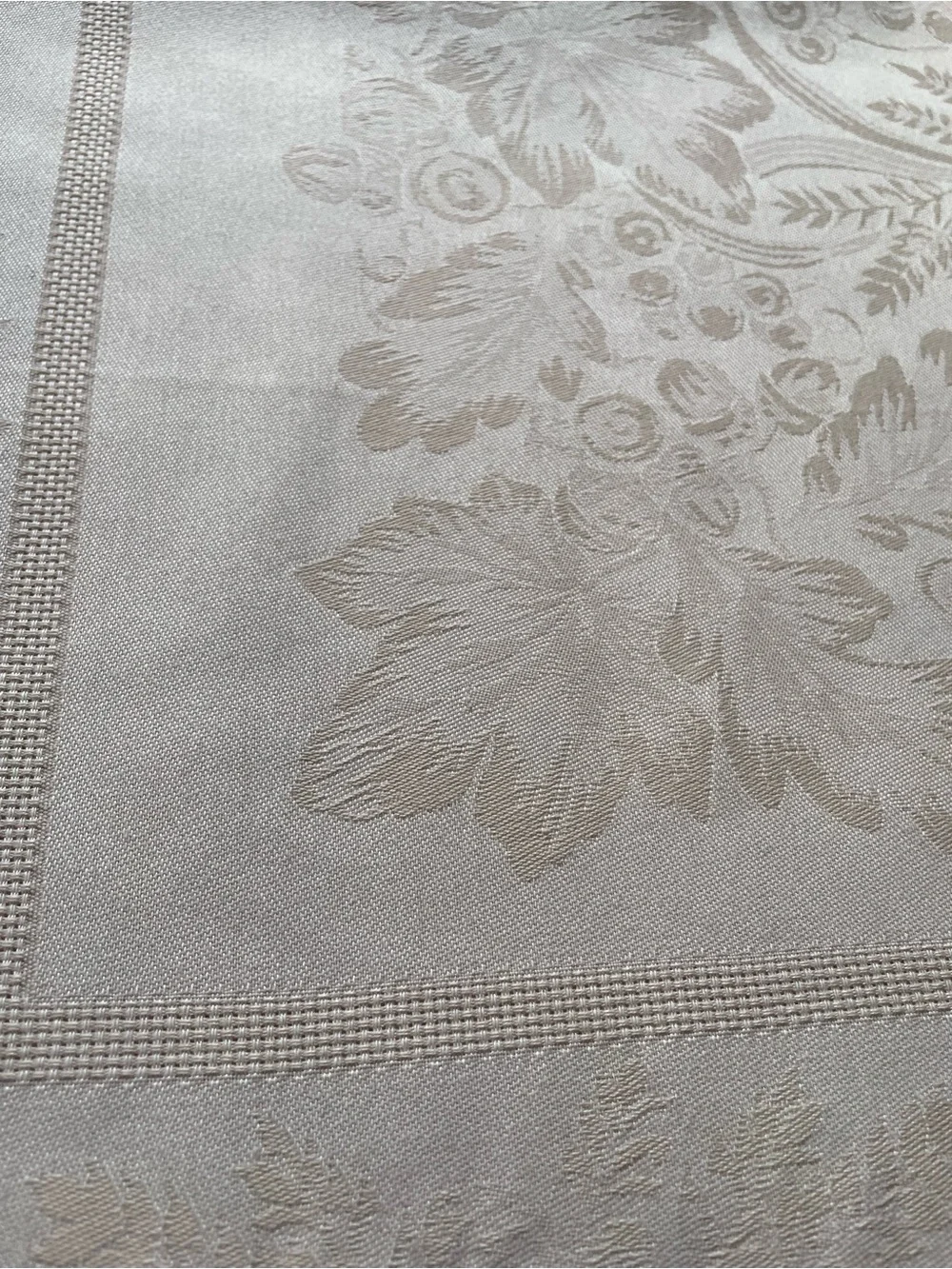 Benson Mills Vintage Tablecloth Oblong 60 x 120 Harvest Jacquard Pattern